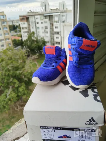 детски маратонки Адидас, снимка 5 - Детски маратонки - 47530565