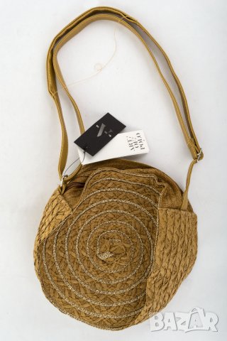 Светлокафява дамска кръгла лятна чанта марка ART of POLO, снимка 2 - Чанти - 32864314