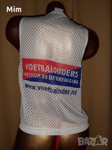 Nike S/M Мрежест къс бял потник с надписи, снимка 3 - Корсети, бюстиета, топове - 32405145