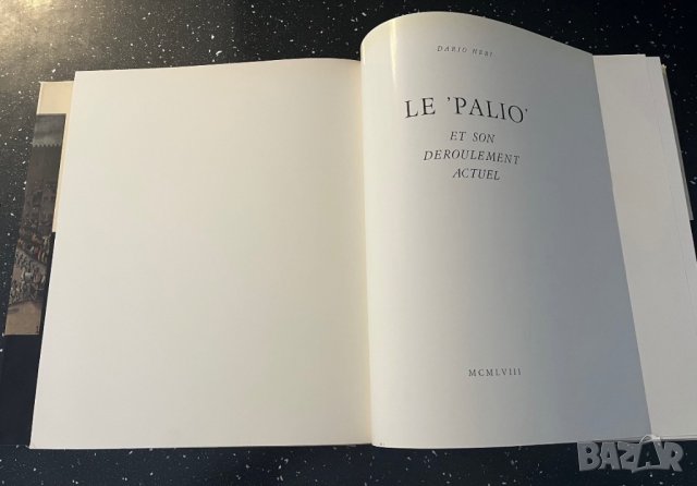 Книга уникат “Le Palio de Sienne” за конните състезания в Сиена, снимка 2 - Художествена литература - 43399326