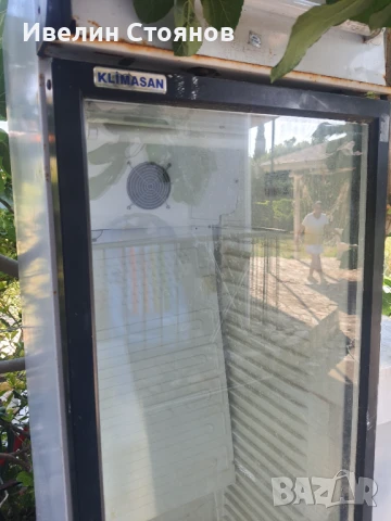 Продавам голяма хладилна витрина без компресор, снимка 2 - Хладилни витрини и фризери - 51175338