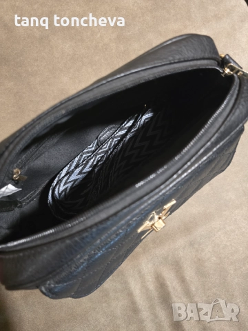 Черна дамска чанта, снимка 2 - Чанти - 51468796