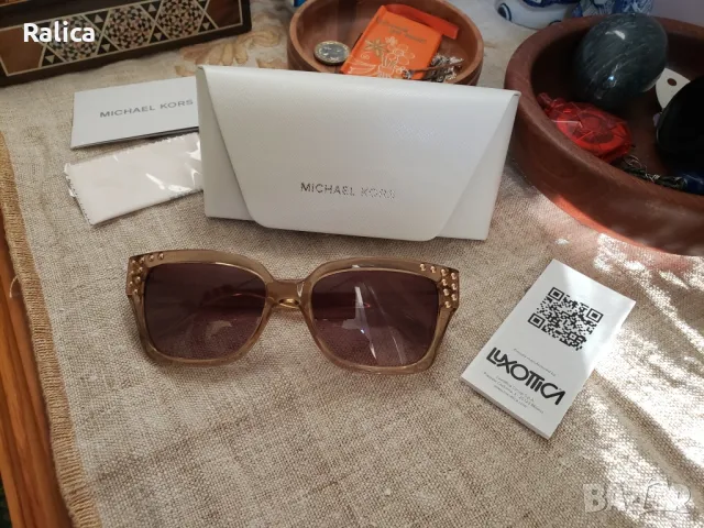 Michael Kors MK 2066 Banff, слънчеви очила Нови, снимка 2 - Слънчеви и диоптрични очила - 47359319