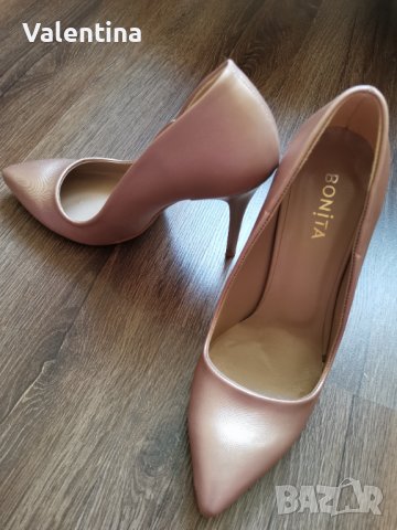 Дамски обувки на висок ток 