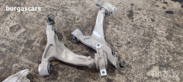 Носачи предни долни Infiniti M Q70 2011г - 250лв