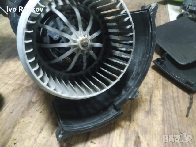 Вентилатор за парно зa VW Touareg (7L) 5.0 V10 TDI , 4L1820021A, снимка 2 - Части - 53032283