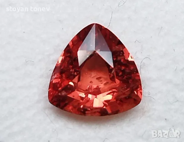 Невероятен оранжев шпинел с тегло 1.81кт.! Сертификат! Нов!