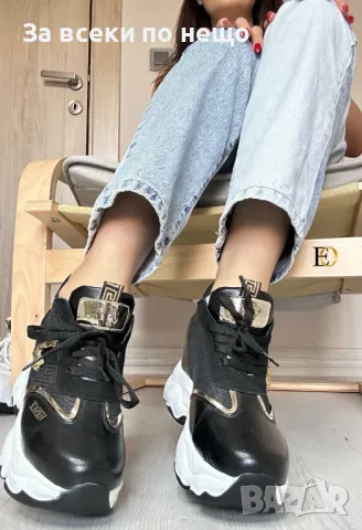 Дамски маратонки Versace Код D1285, снимка 2 - Маратонки - 47871791