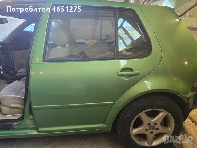 Задна лява врата за Фолксваген Голф 4, снимка 2 - Части - 52417714