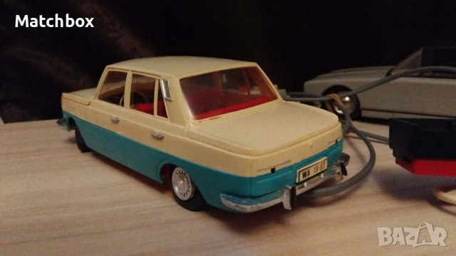 Стари играчки WARTBURG 353 DDR GDR PIKO ANKER 1/15 Lada , снимка 7 - Колекции - 50927447