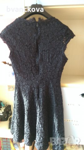 Тъмносиня дантелена рокля H&M, снимка 2 - Рокли - 34881363