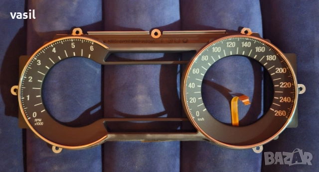 Оригинална рамка с циферблат за километраж на Ford
