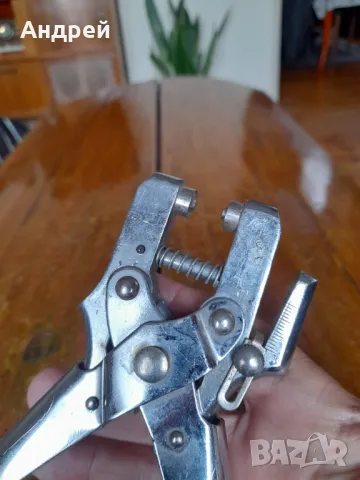 Стари клещи за копчета, снимка 3 - Други ценни предмети - 47750627