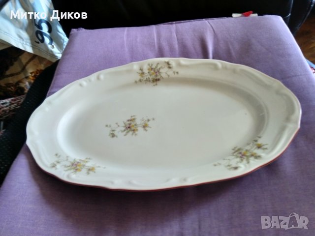 Плато овално порцеланово от соца флорален мотив на Изида 352х224мм -броя 2