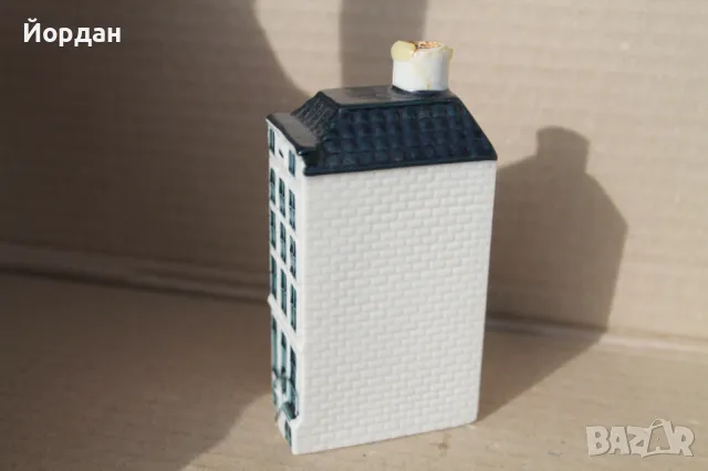 колекционерска порцеланова фигурка / шише Холандска къща ''Bols KLM'', снимка 5 - Колекции - 49483521