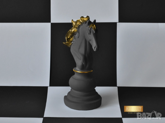 Шахматна Фигура Кон / Черна Статуетка Изработена от Смола / Черен Мат със Златни Акценти 26 x 13 см.
