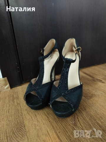 Черни токчета с камъни 