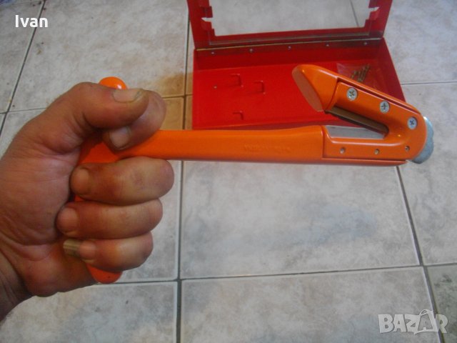 Масивно Аварийно Чукче За Прерязване Колани и Счупване Стъкла-В Кутия-Лукс, снимка 16 - Други инструменти - 33584950