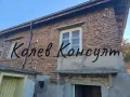 Продавам самостоятелна двуетажна къща в Димитровград,кв.Славянски , снимка 2