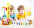 Ново електрическо влакче Домино с 60 части, светлини и звуци, снимка 1