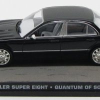Jaguar Daimler Super Eight ”Quantum of Solace” 2008 - мащаб 1:43 на Atlas модела е нов в PCV дисплей, снимка 4 - Колекции - 44025808