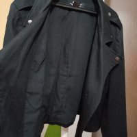 Късо памучно яке. Наситено черен цвят. Капси. Размер L, XL., снимка 5 - Якета - 40663263