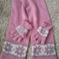 Шал и ръкавици за момиче, снимка 1 - Шапки, шалове и ръкавици - 26948018