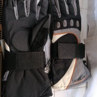 Продавам нови мъжки ръкавици за сноуборд TCM boarding division, снимка 1 - Ръкавици - 44082904