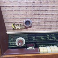 Радиограмофон Sakta, снимка 5 - Радиокасетофони, транзистори - 29007473