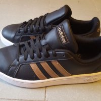 Маратонки Adidas , снимка 1 - Маратонки - 27594488