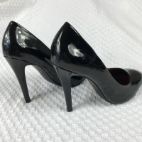 Лачени дамски обувки ZARA. , снимка 5 - Дамски обувки на ток - 44875900