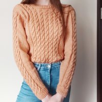 Ръчно плетена блуза с плетеници, снимка 1 - Блузи с дълъг ръкав и пуловери - 27530609