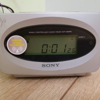 Радио часовник Sony icf-c60cr, снимка 2 - Радиокасетофони, транзистори - 38494184