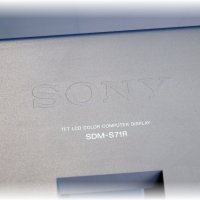 Монитор 17" SONY SDM S71R, за части, снимка 2 - Монитори - 32295035