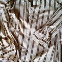 Бяла риза с вертикални цветни ивици размер М, дълги ръкави, снимка 1 - Ризи - 26483370