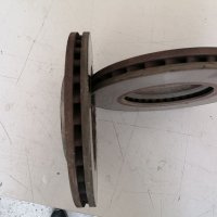 Предни спирачни дискове за Мерцедес Е-класа, снимка 2 - Части - 36949792