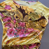 Нова блуза сатен М размер, снимка 2 - Тениски - 28354046