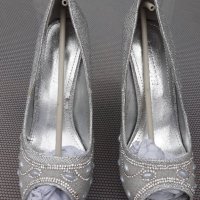 Сребърни обувки с перли и камъни-номер38, снимка 2 - Дамски елегантни обувки - 27156887