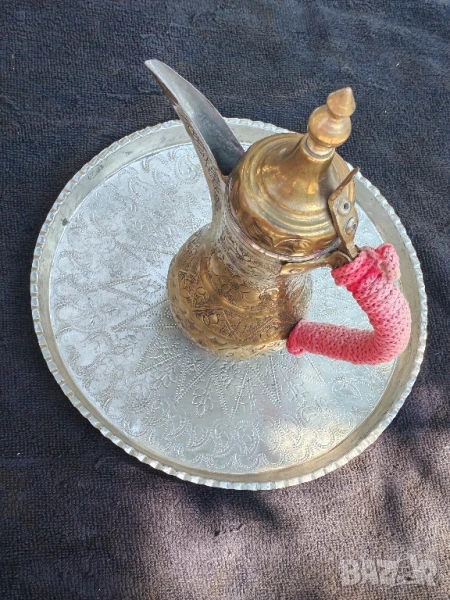 Ориенталска каничка за кафе с поднос. , снимка 1