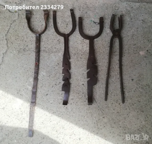 Стари ковашки клещи и  3бр. инструмент за направа на колела за каруца. ръчно изработени,, снимка 1