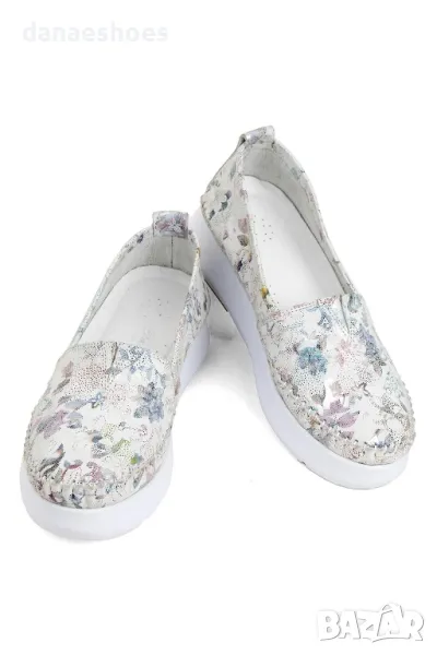 Дамски обувки от естествена кожа в бяло с флорални щампи, снимка 1