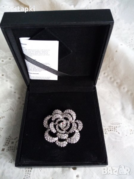Брошка с кристали Сваровски, снимка 1