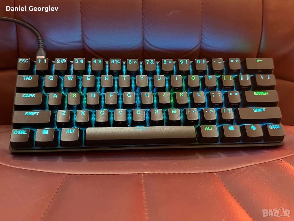 SteelSeries Apex Pro Mini Gen 3 геймърска клавиатура с OmniPoint 3.0 HyperMagnetic Сиучове, снимка 1