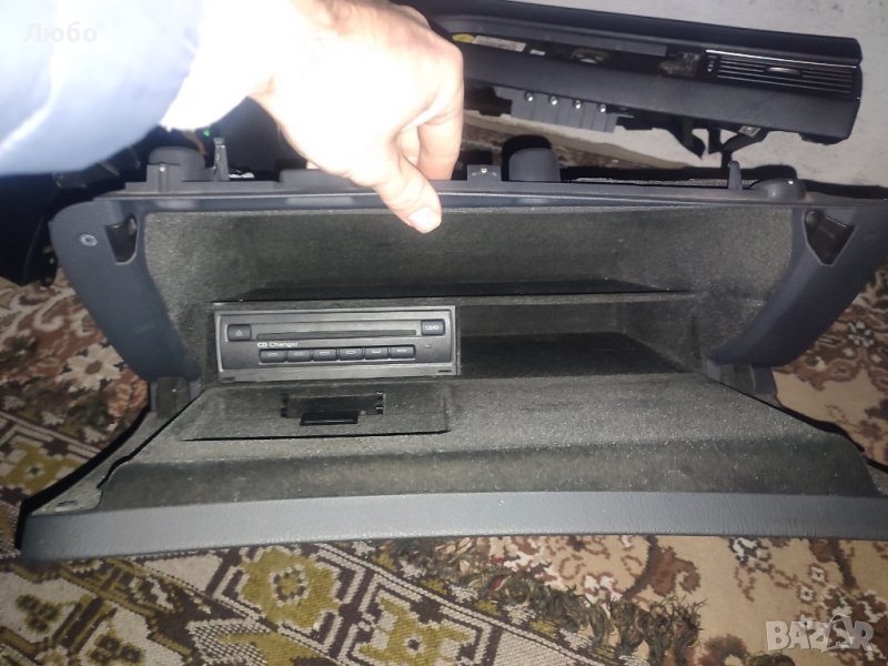 Черна жабка здрава оборудвана с ЦД чейнджър за Ауди А6 ц6 4ф Audi A6 c6 4f, снимка 1