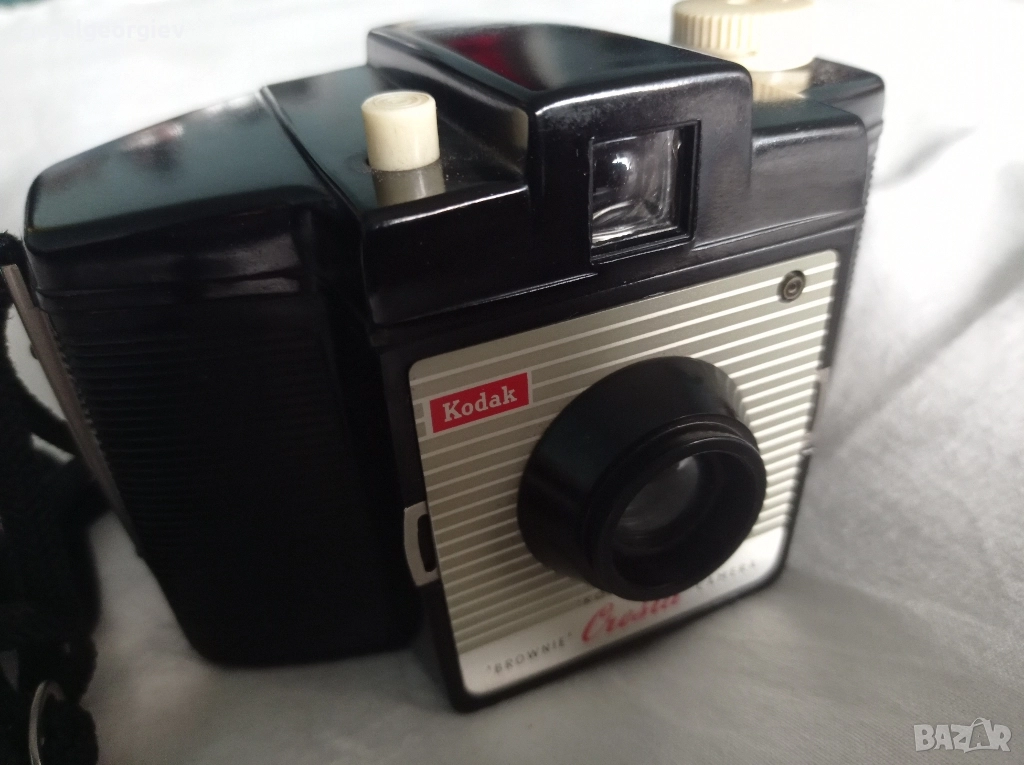 Фотоапарат Kodak Brownie Cresta. 1955г., снимка 1