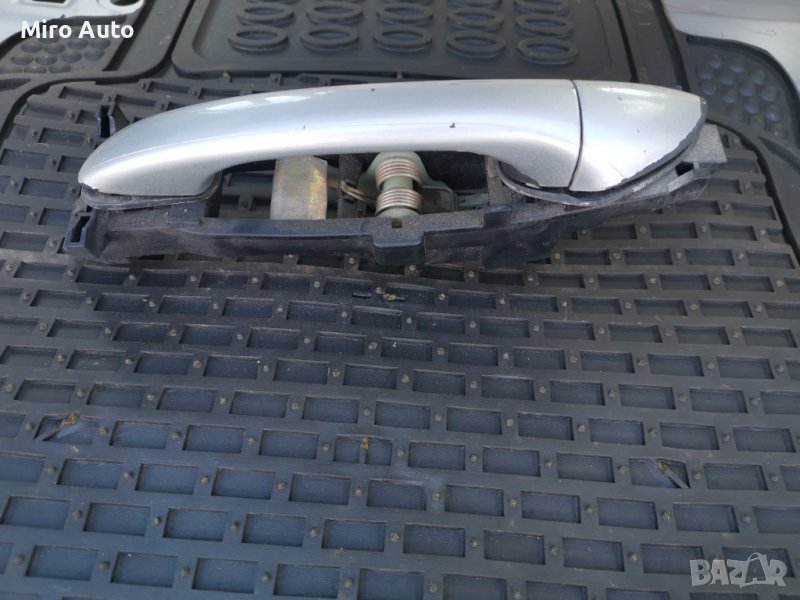 Външна дръжка от врата на Мерцедес Ц клас w203, снимка 1