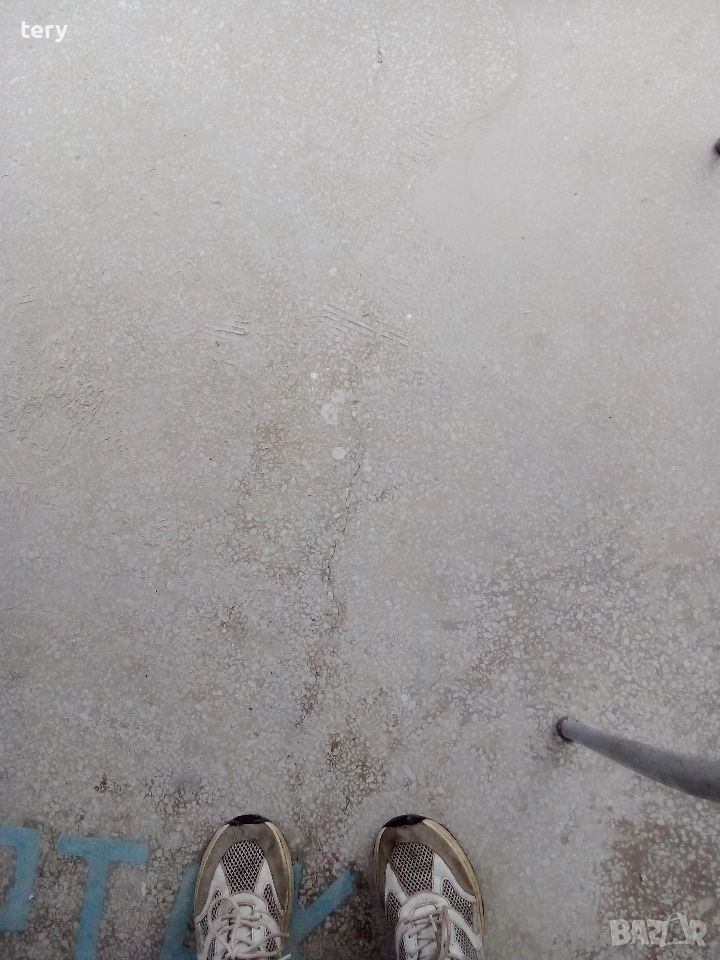 Дълбоко диамантено шлайфане полиране запечатка на стар бетон мозайка , снимка 1