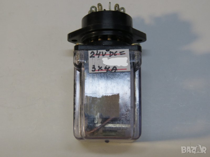 Българско реле, РМ305 3 контакта по 4 ампера , захранване на бобината  24 волта право  с цокъла , снимка 1