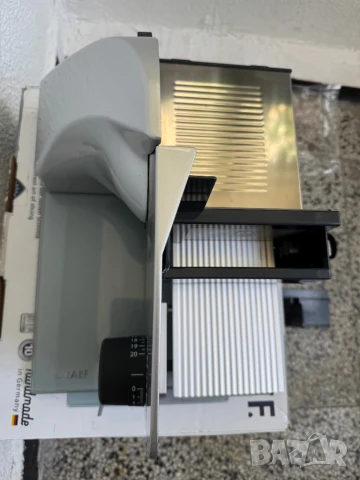 Електрически Слайсър/Резачка за Колбаси Graef Master M20EU - Домашна и Професионална Употреба, 170W!, снимка 4 - Друга електроника - 50948769