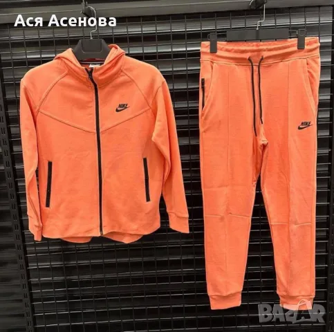 Дамски екипи Nike tech fleece, снимка 1 - Спортни екипи - 47338246